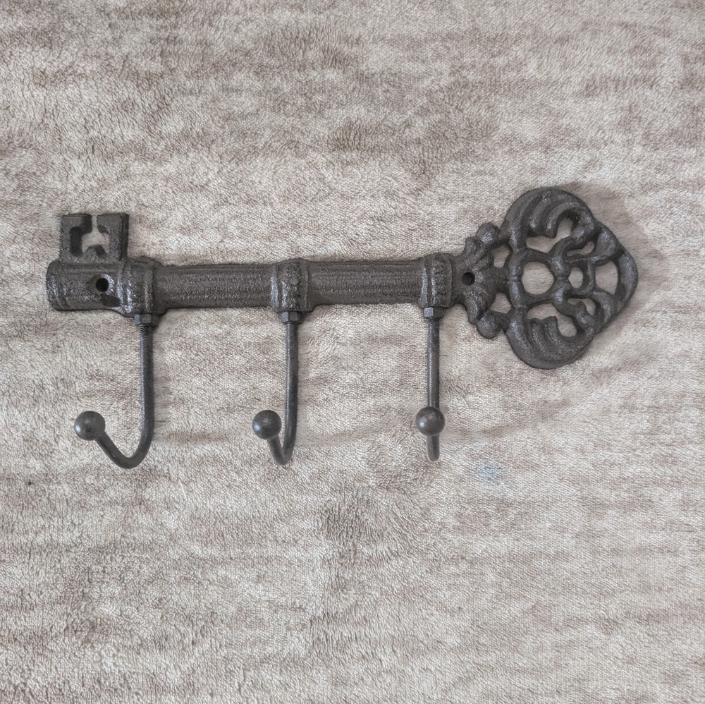 Vintage Key Shaped Wall Hook in Black